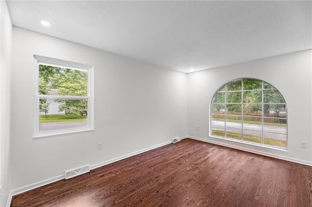 1926 E Cedar Street Property Photo 2