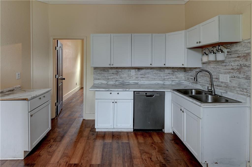 931 Kickapoo Street Property Photo 10