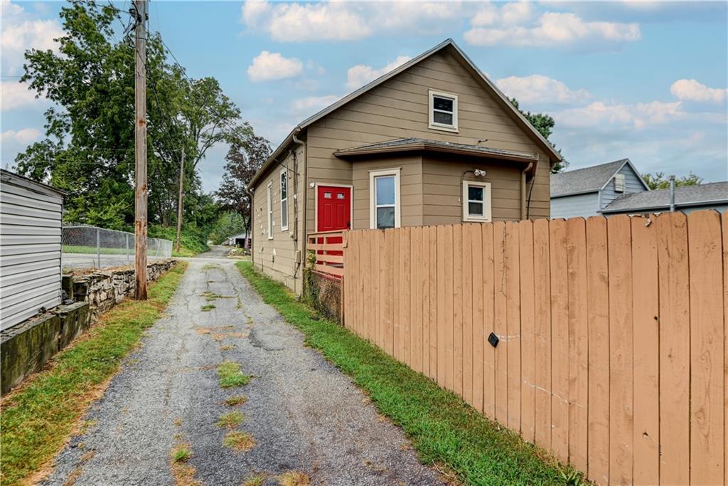931 Kickapoo Street Property Photo 22