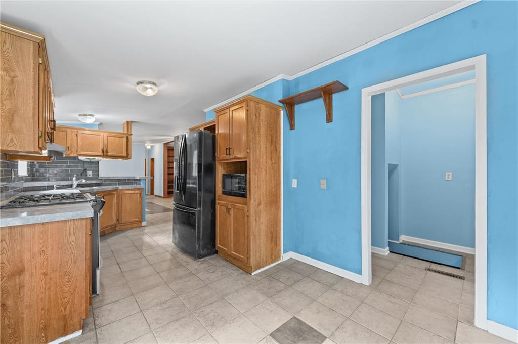 8898 Albany Road Property Photo 19