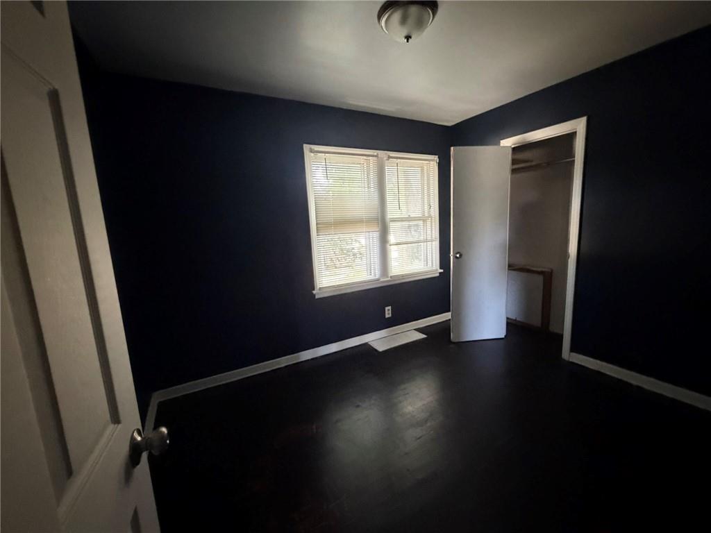 1003-1005 W College Street Property Photo 11