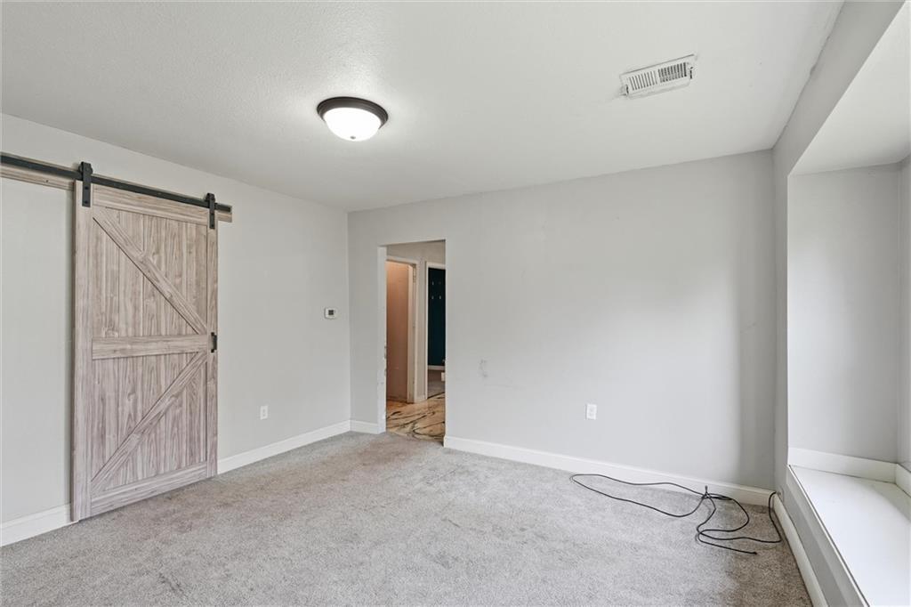 306 W Walnut Street Property Photo 8
