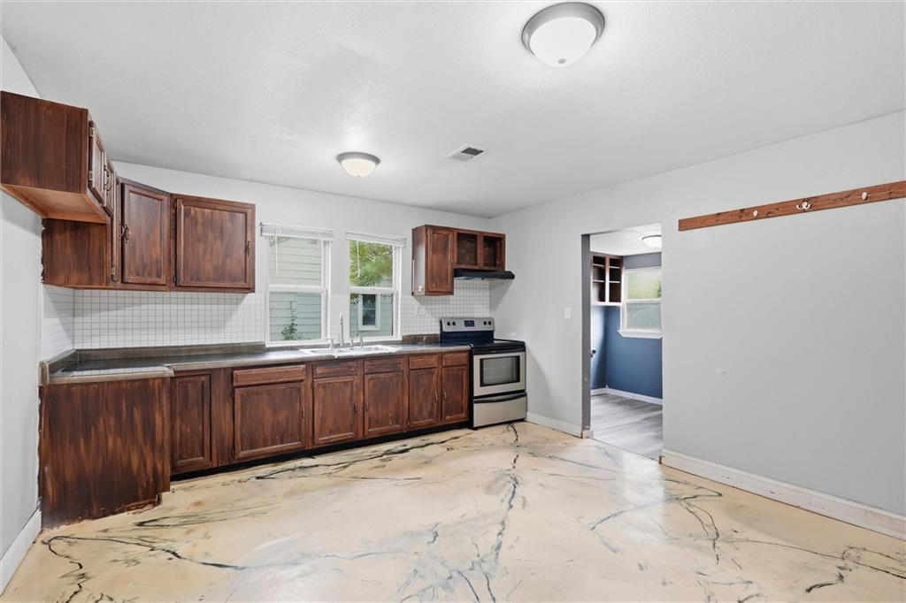 306 W Walnut Street Property Photo 11