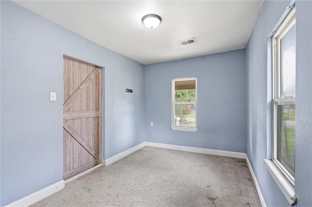 306 W Walnut Street Property Photo 17