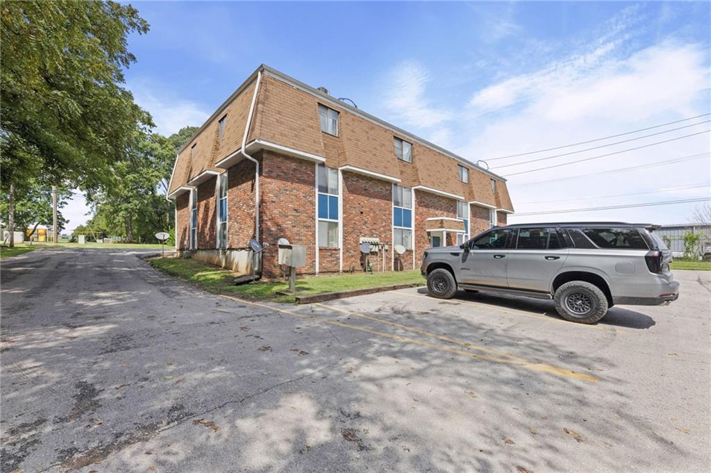 1507 High Grove Road Property Photo 4