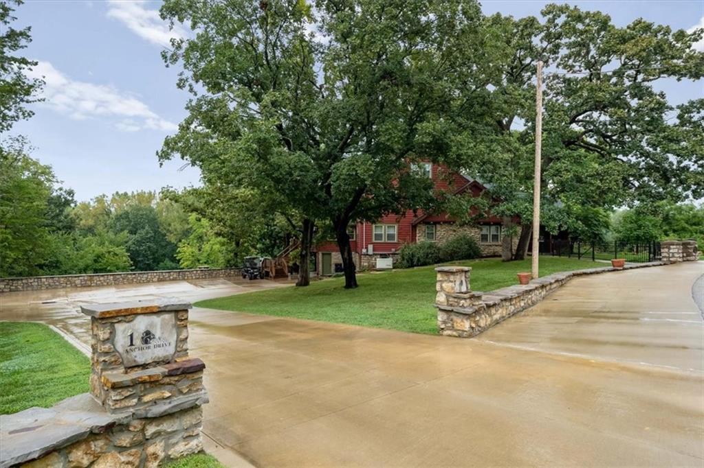 1 Anchor Drive Property Photo 4