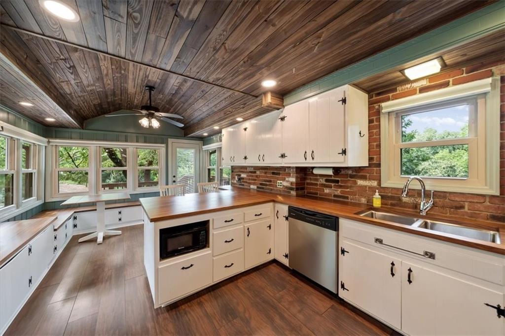 1 Anchor Drive Property Photo 12
