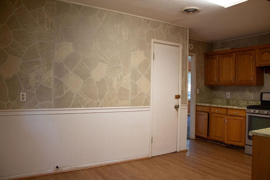 102 Warwick Road Property Photo 5