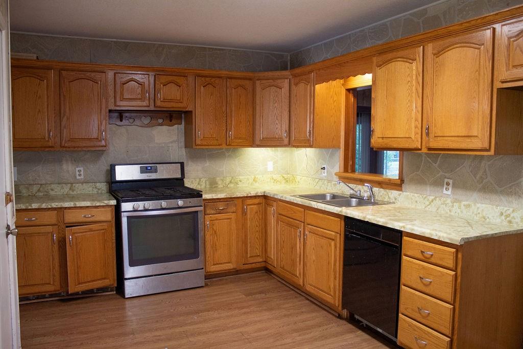 102 Warwick Road Property Photo 6
