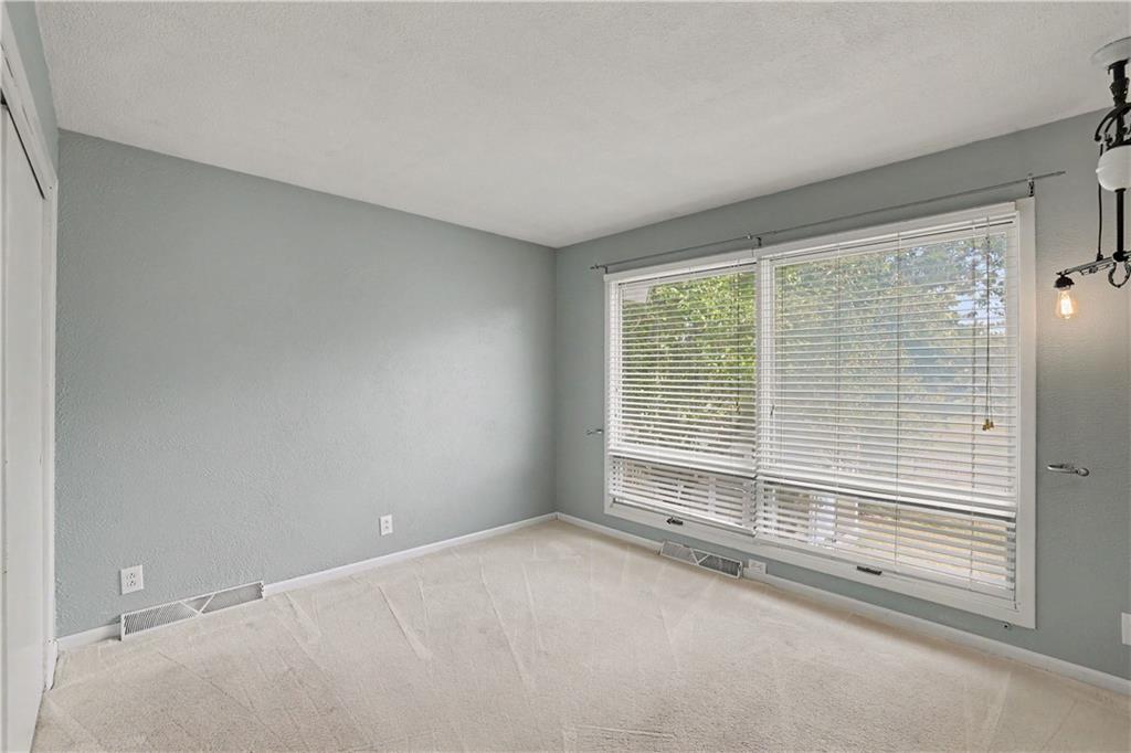 16 Overhill Drive Property Photo 11