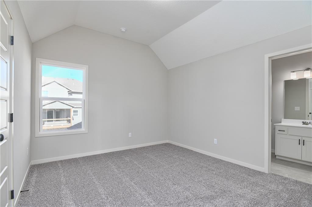 2243 W Elm Terrace Property Photo 40