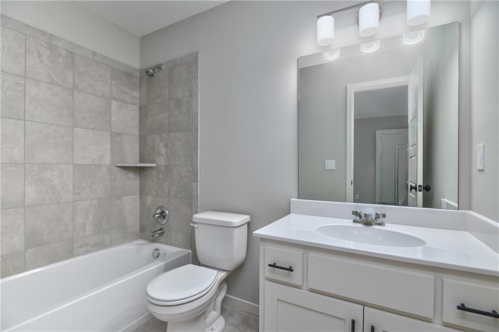 2243 W Elm Terrace Property Photo 41