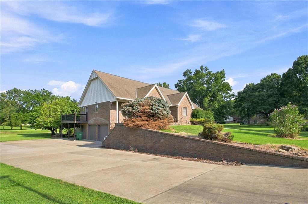 6 Willowgreen Drive Property Photo 10