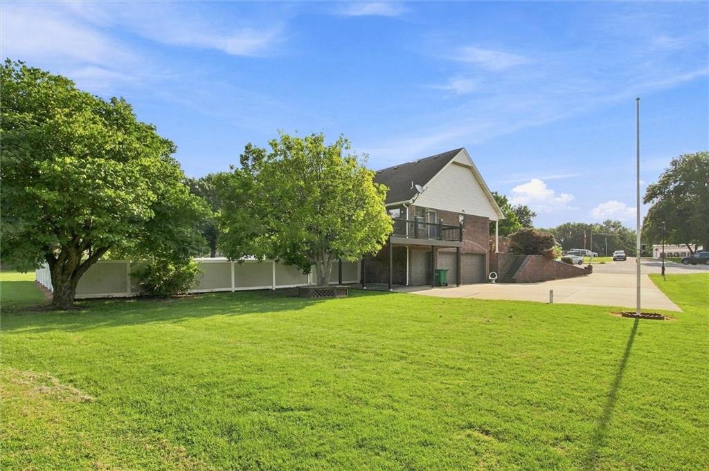 6 Willowgreen Drive Property Photo 11