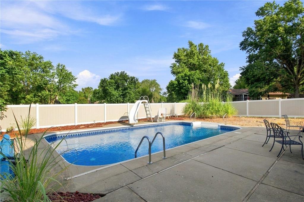6 Willowgreen Drive Property Photo 13