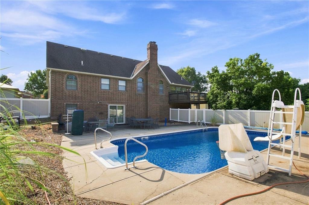 6 Willowgreen Drive Property Photo 14