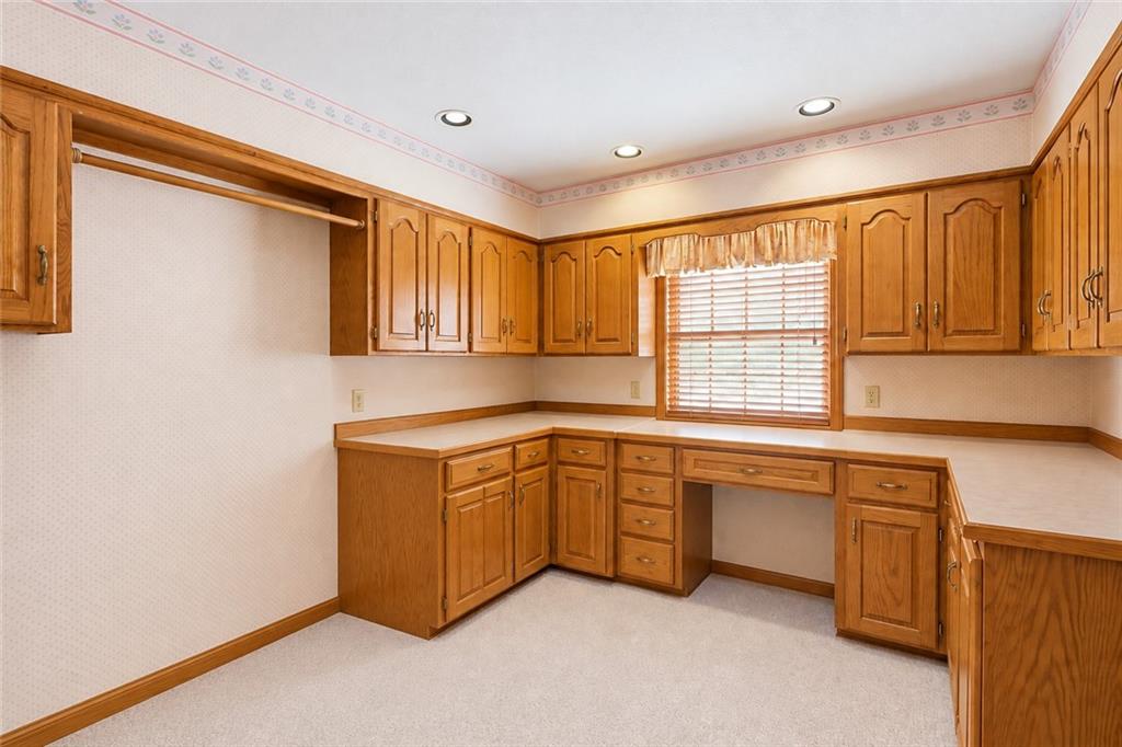 6 Willowgreen Drive Property Photo 21