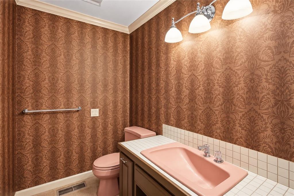 6 Willowgreen Drive Property Photo 22