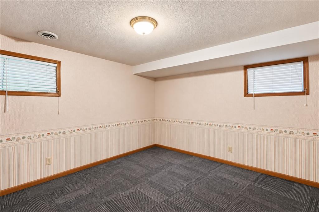 6 Willowgreen Drive Property Photo 33