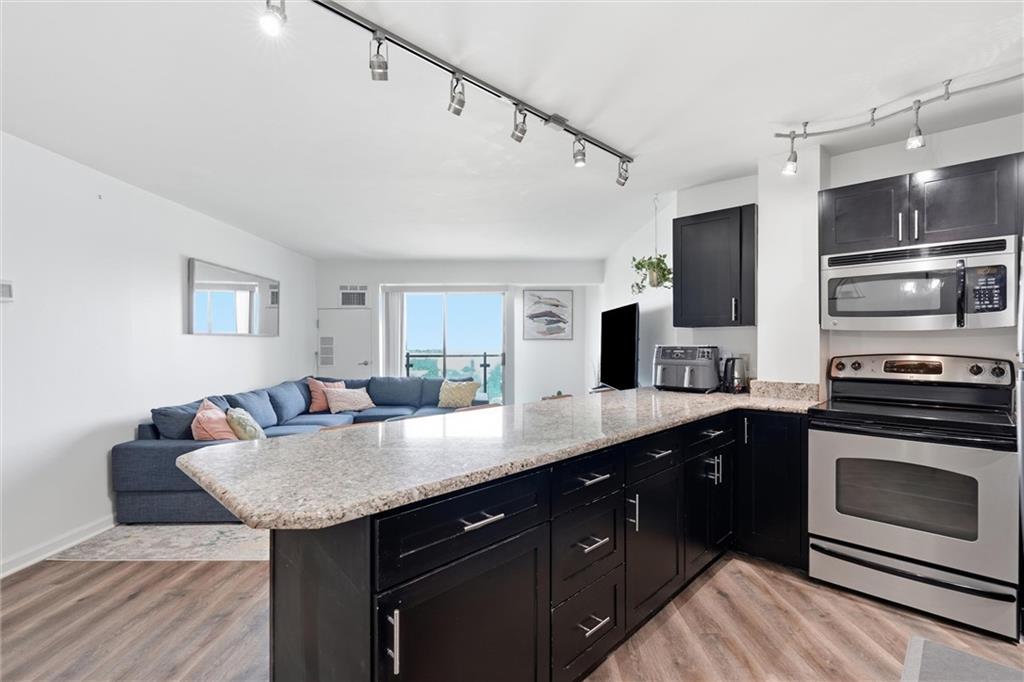 3838 Rainbow Boulevard Property Photo 10