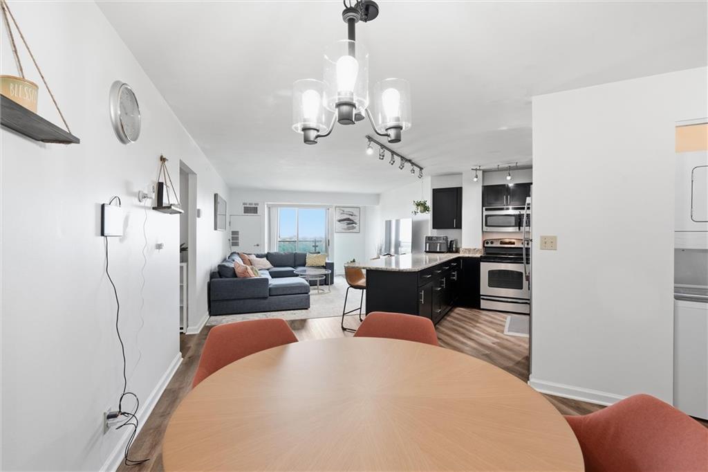 3838 Rainbow Boulevard Property Photo 15