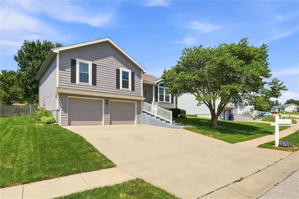 13710 Hunter Drive Property Photo 3