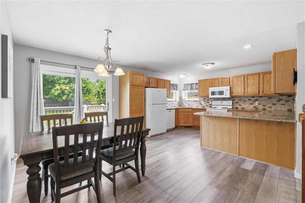 13710 Hunter Drive Property Photo 6