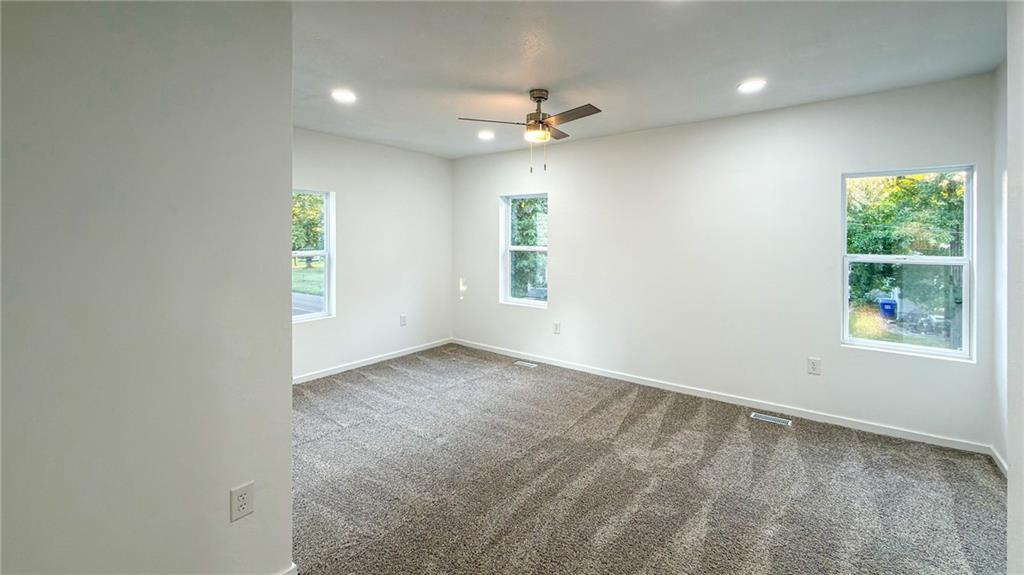 1203 S Massachusetts Avenue Property Photo 19