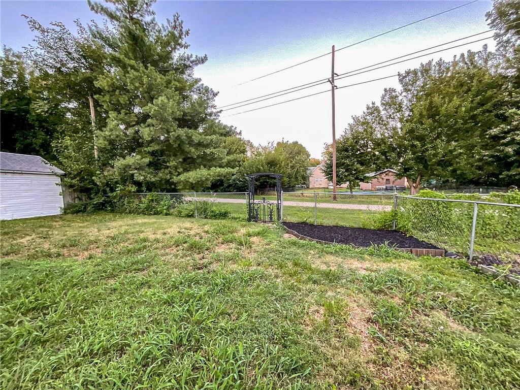 1203 S Massachusetts Avenue Property Photo 33