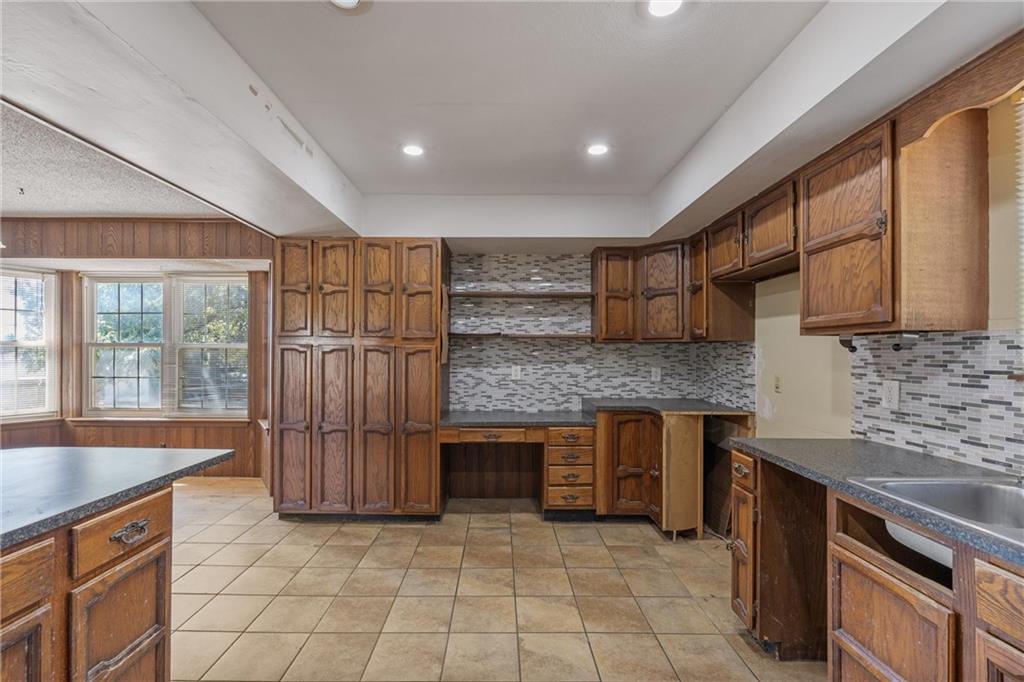 1901 Stark Street Property Photo 19