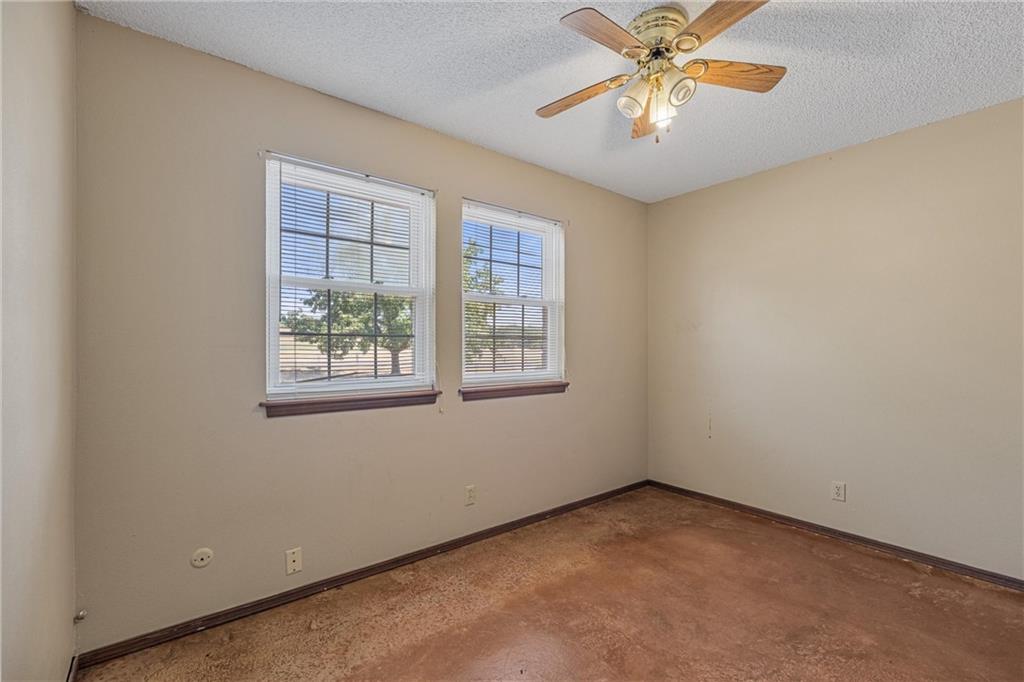 1901 Stark Street Property Photo 37