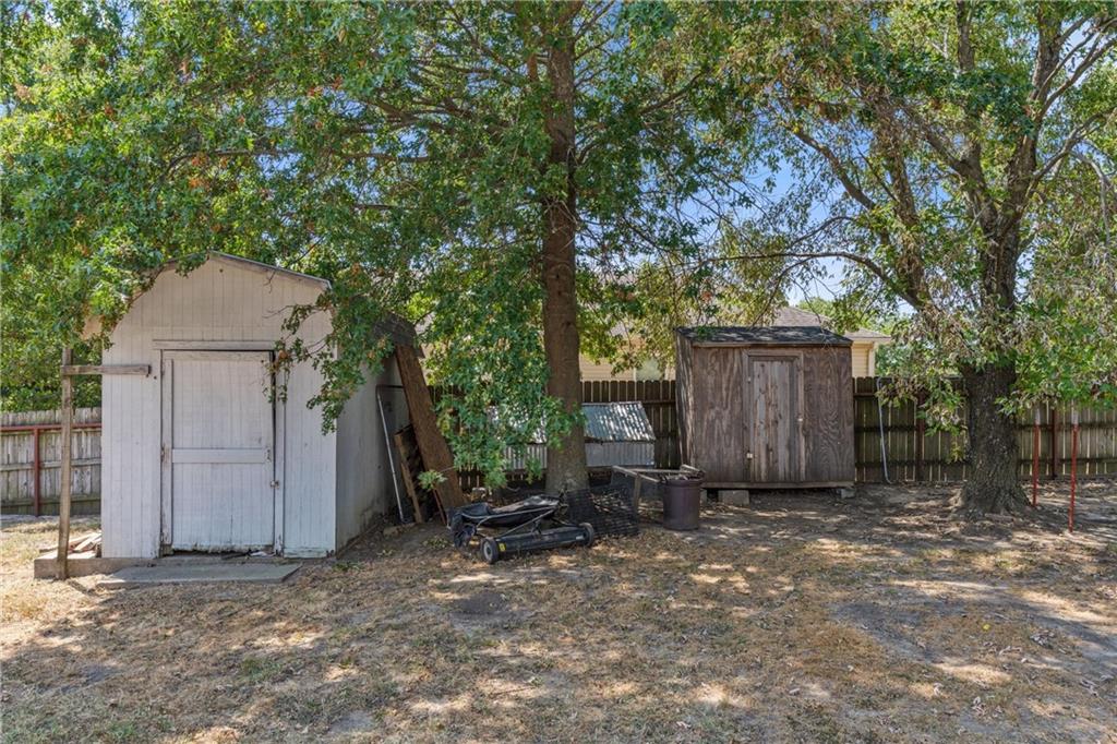 1901 Stark Street Property Photo 46