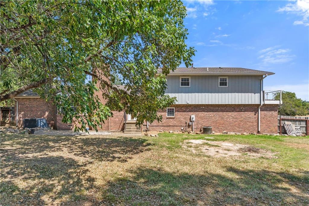 1901 Stark Street Property Photo 49