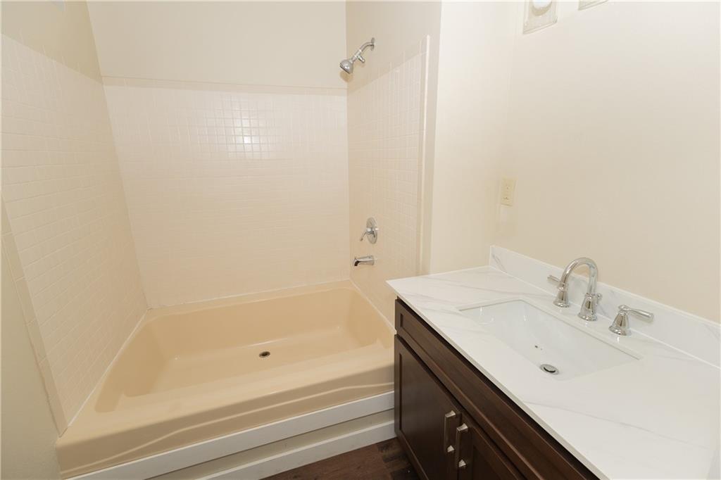 1621 Appleton Street Property Photo 13