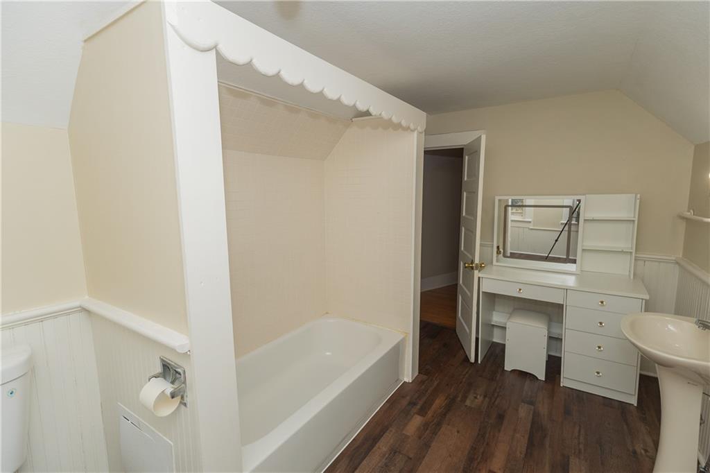 1621 Appleton Street Property Photo 26