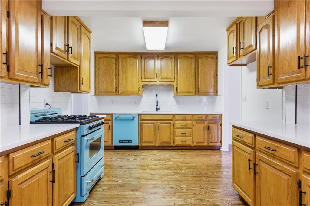1208 W 33rd Street Property Photo 6
