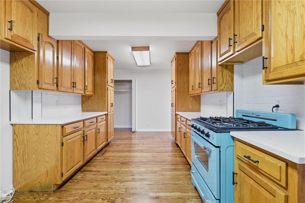1208 W 33rd Street Property Photo 8