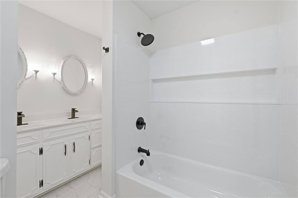 1208 W 33rd Street Property Photo 12
