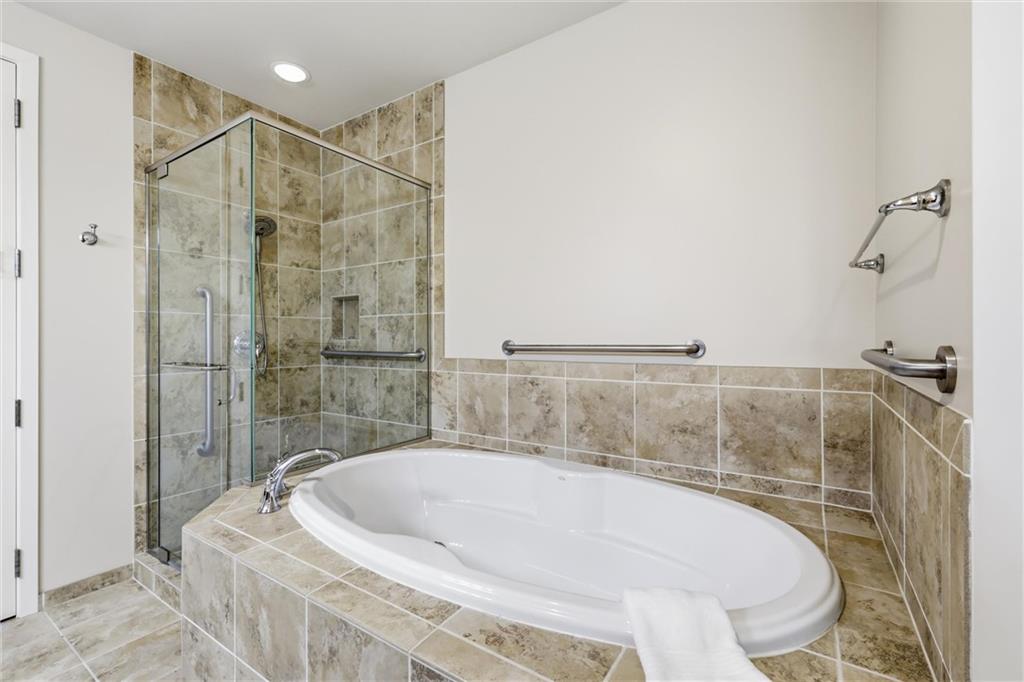 700 W 31st #304 Street Property Photo 43