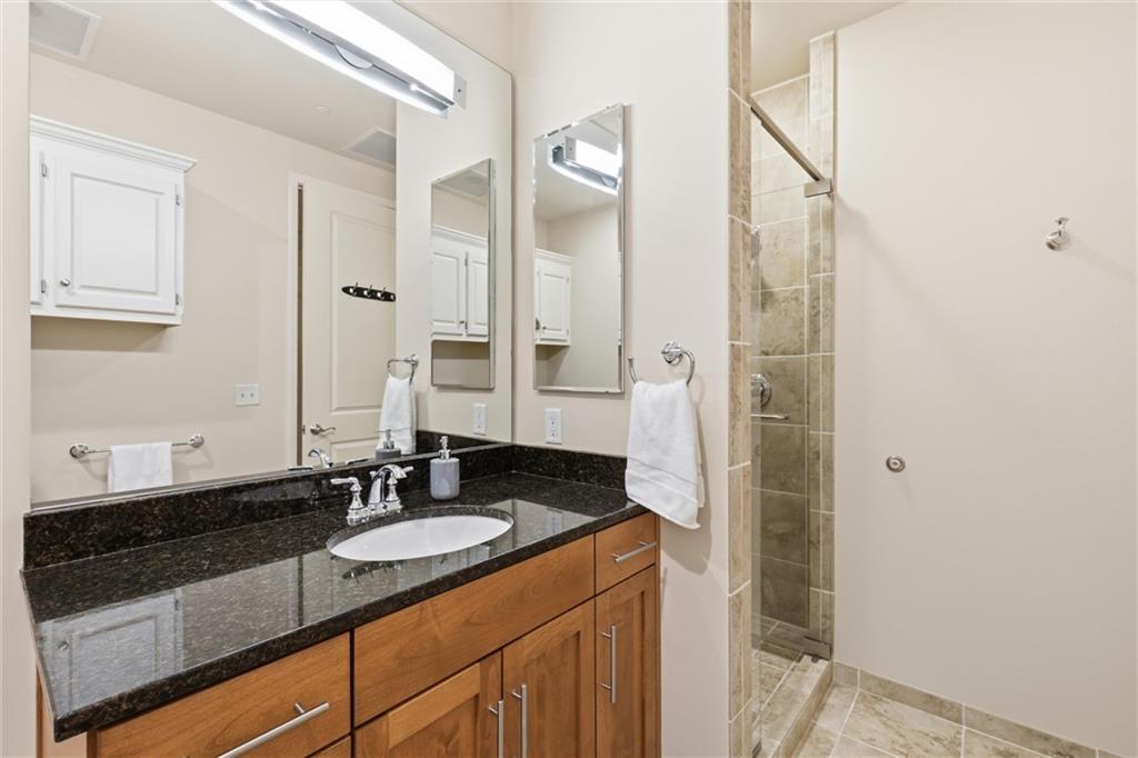 700 W 31st #304 Street Property Photo 47