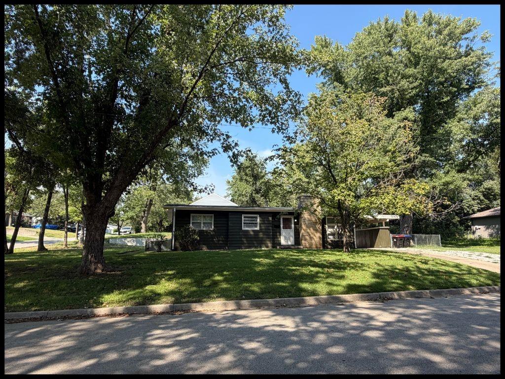 901 Anderson Street Property Photo 3