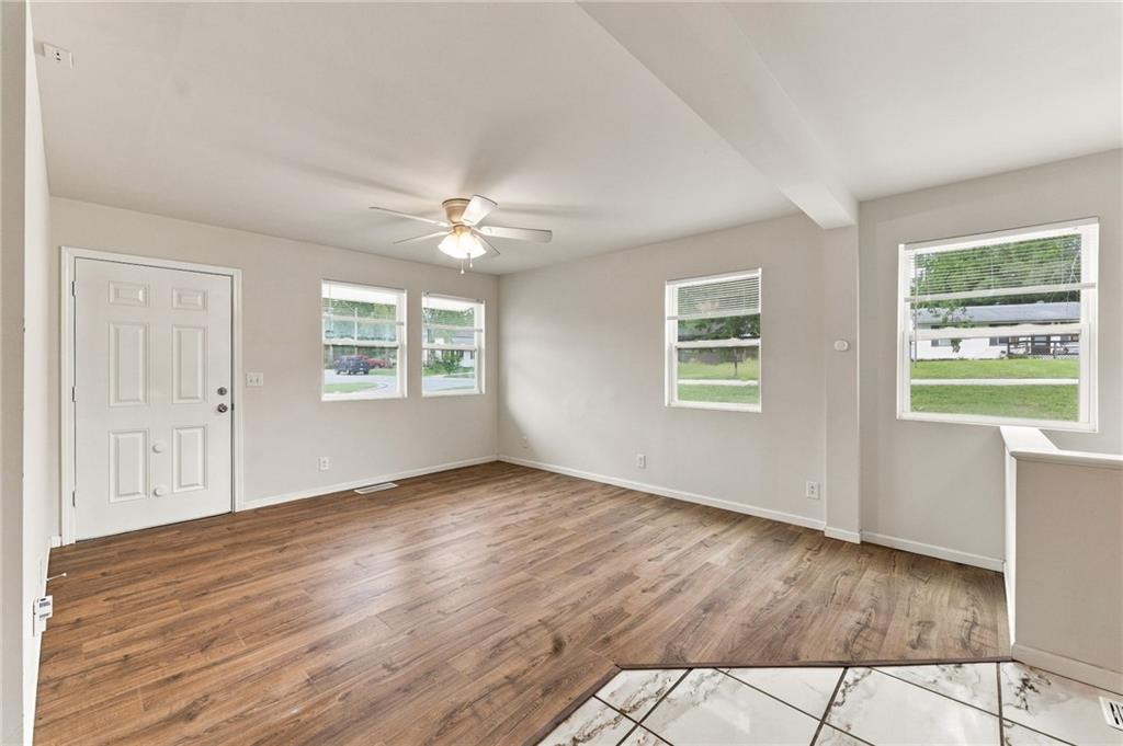 5138 N Corrington Avenue Property Photo 6