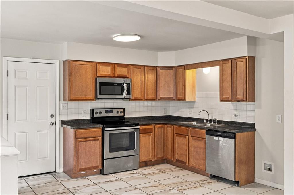 5138 N Corrington Avenue Property Photo 7