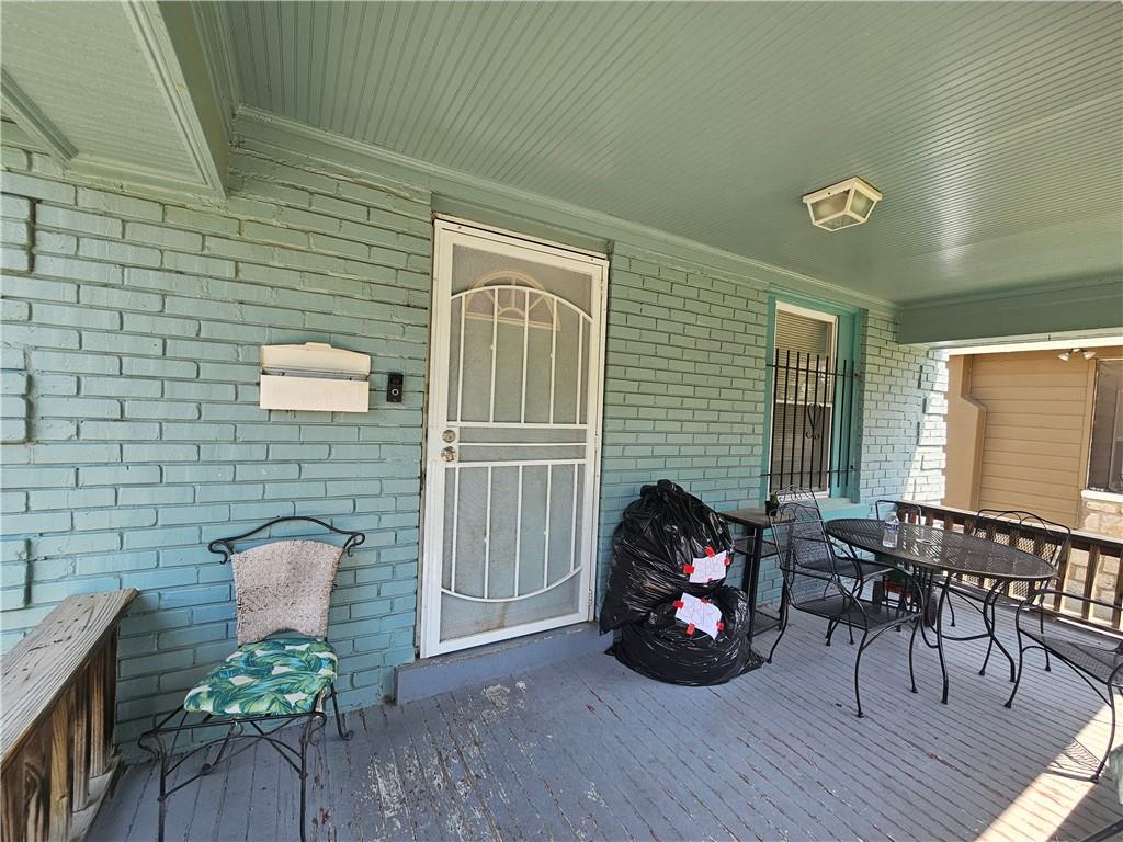 4027 Agnes Avenue Property Photo 4