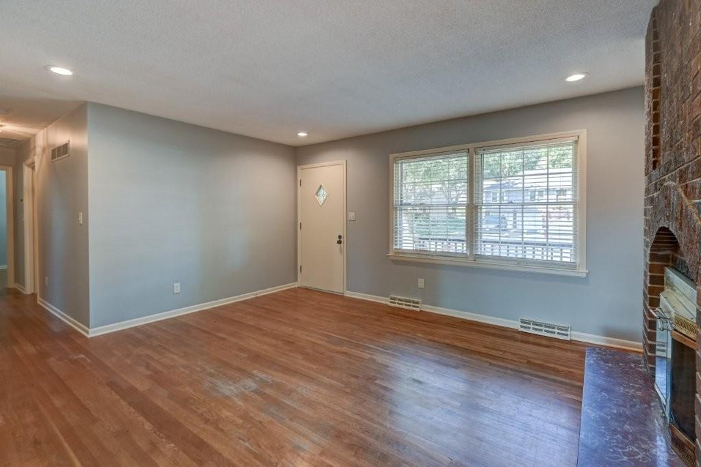3913 S Milton Drive Property Photo 6