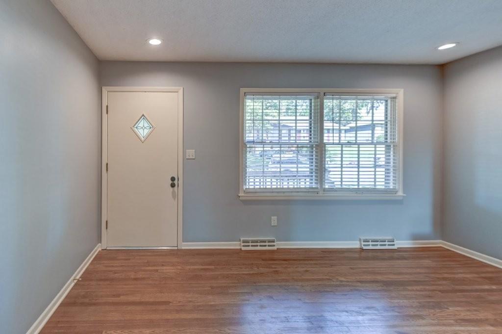 3913 S Milton Drive Property Photo 7