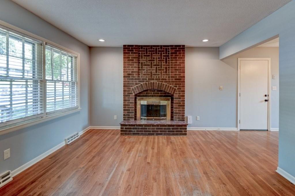 3913 S Milton Drive Property Photo 9