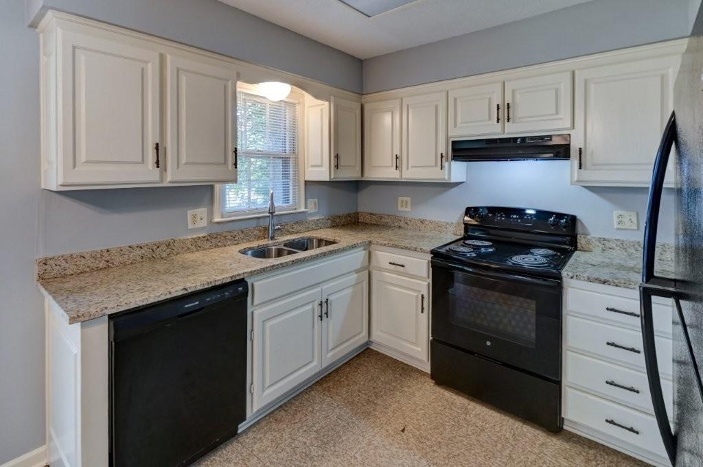 3913 S Milton Drive Property Photo 12