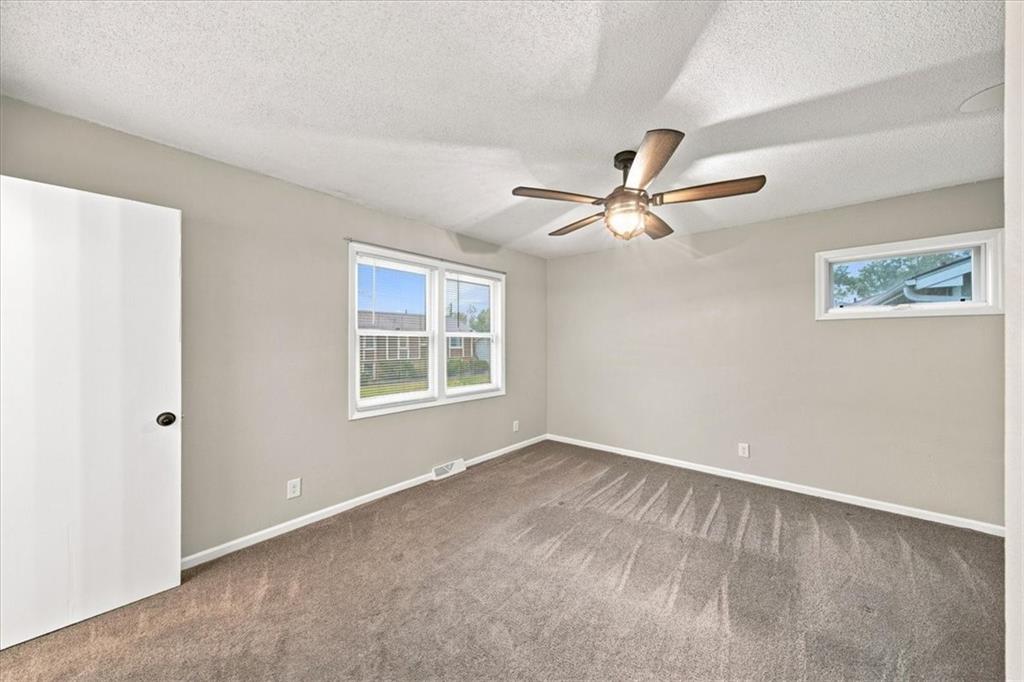 2100 E Taylor Drive Property Photo 19