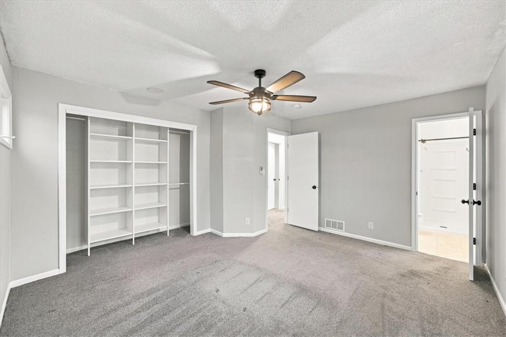 2100 E Taylor Drive Property Photo 20